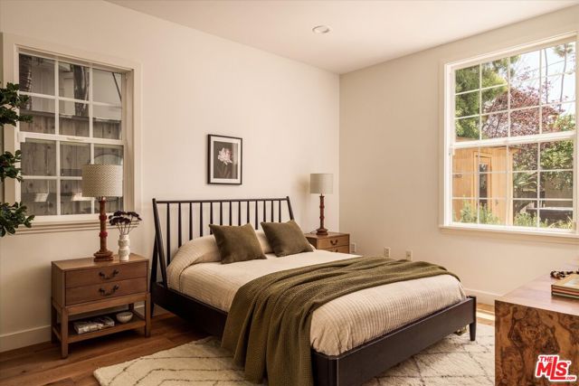 630 Brooks Avenue, Venice CA: https://media.crmls.org/mediaz/3a25e920-fef2-4130-b03c-3f72485cc75e.jpg