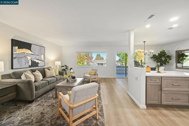 1508 Canyonwood Ct, Walnut Creek CA: https://media.crmls.org/mediaz/3a25f988-038d-4f7e-a351-79eee9d3839e.jpg