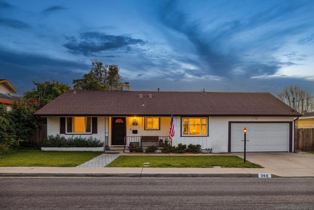 360 Alpine Ave, Chula Vista CA: https://media.crmls.org/mediaz/3a261b6a-f1aa-47a2-9563-b1174a3dd08b.jpg