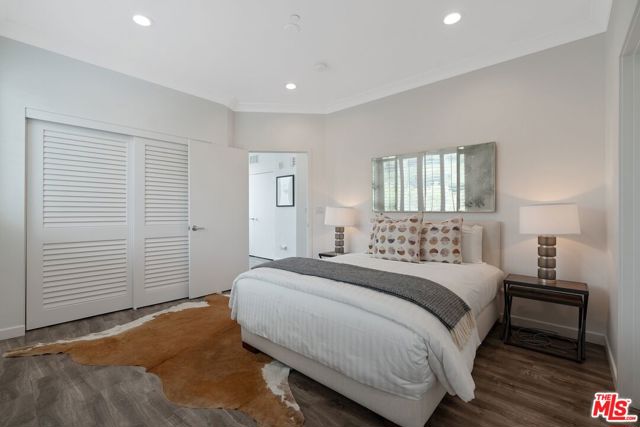 12923 Bluff Creek Drive, Los Angeles CA: https://media.crmls.org/mediaz/3a2685ef-7475-4a41-ab5e-59399d54f482.jpg