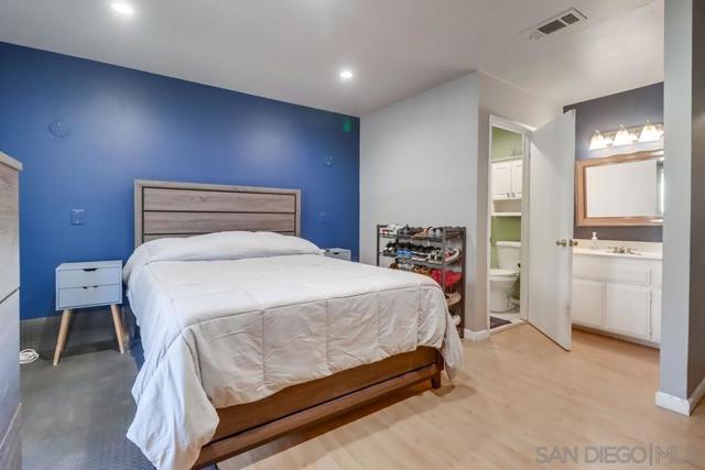 1737 Melrose Ave, Chula Vista CA: https://media.crmls.org/mediaz/3a269fa5-ed93-4075-ad62-9e0091fbe2e1.jpg