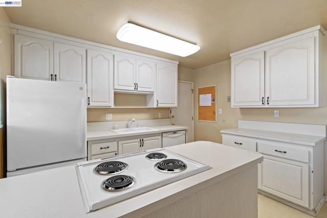 Image 10 of 46 For 35446 Cleremont Dr