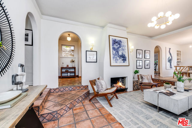 2620 Rutherford Drive, Los Angeles CA: https://media.crmls.org/mediaz/3a272487-4866-4155-a10a-0091017db8c6.jpg