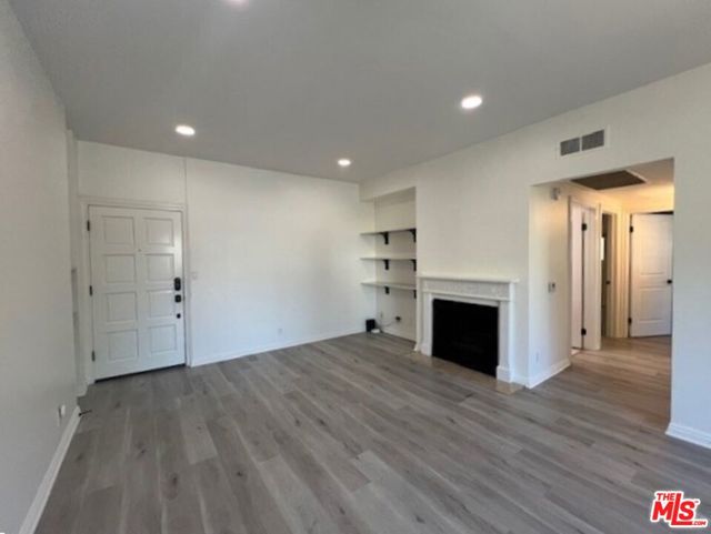 3261 Sawtelle Boulevard, Los Angeles CA: https://media.crmls.org/mediaz/3a2773db-c973-48b7-a3ca-c37563bf1499.jpg