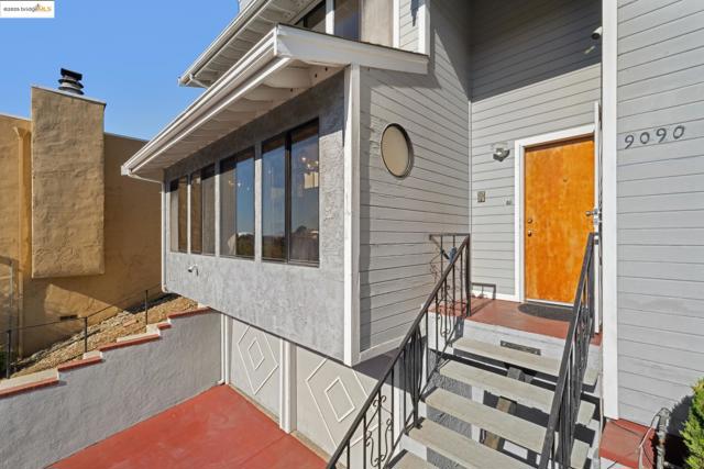 9090 Castlewood St, Oakland CA: https://media.crmls.org/mediaz/3a27fcd8-5f32-4126-a6a0-0d37a1d89b78.jpg