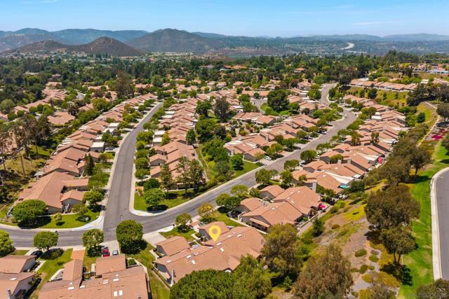 17909 Avenida Alozdra, San Diego CA: https://media.crmls.org/mediaz/3a28e0e4-c6b1-4ce9-9e52-a1fad4bf90b9.jpg