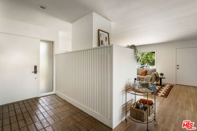 1943 Coolidge Avenue, Altadena CA: https://media.crmls.org/mediaz/3a290895-1eaa-47de-b7ae-ffa4e3504b64.jpg