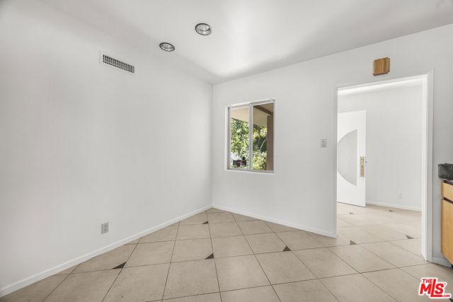 3133 Barbydell Drive, Los Angeles CA: https://media.crmls.org/mediaz/3a291851-82da-459d-9561-48a0bca828e8.jpg
