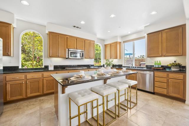 10511 Monterey Ridge Drive, San Diego CA: https://media.crmls.org/mediaz/3a29cdec-3def-40c4-bcc1-7c29755708f9.jpg