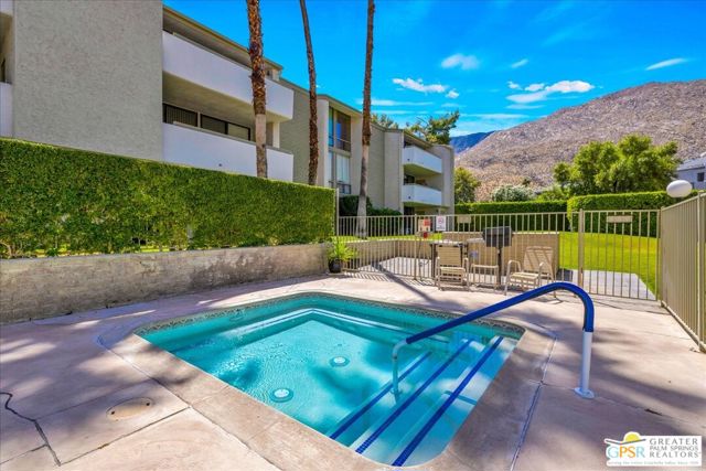 261 E La Verne Way #B, Palm Springs, CA 92264