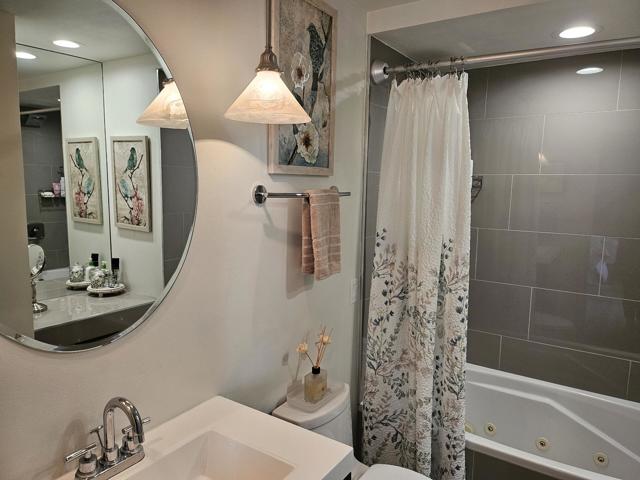 Guest bathroom 2 of 3