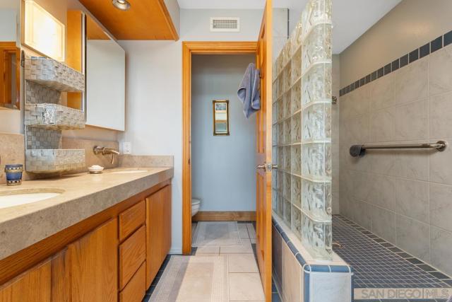 457 Arden Drive, Encinitas CA: https://media.crmls.org/mediaz/3a2b8219-5d0b-46a4-92b8-7b20e9c50981.jpg