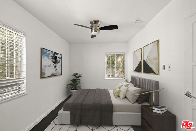 1434 24th Street, Santa Monica CA: https://media.crmls.org/mediaz/3a2b8810-247e-4c91-b8da-f6322edcba13.jpg
