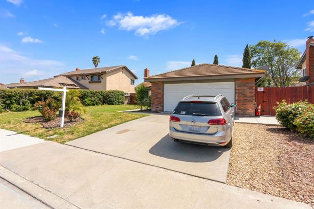 Detail Gallery Image 4 of 31 For 4413 Point Degada, Oceanside,  CA 92058 - 4 Beds | 2 Baths