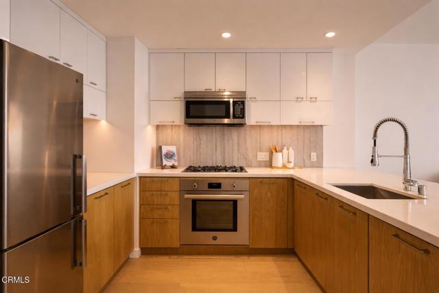 Detail Gallery Image 3 of 17 For 400 S Broadway #1801,  Los Angeles,  CA 90013 - 1 Beds | 1 Baths