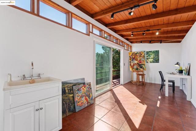 5958 Colton Blvd., Oakland CA: https://media.crmls.org/mediaz/3a2c25d4-0b40-40e8-ac3d-865cd61d8aed.jpg