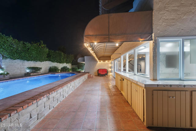 4524 Greengate Court, Westlake Village CA: https://media.crmls.org/mediaz/3a2c5ee2-ca64-4c4f-a597-89675ac92ee0.jpg