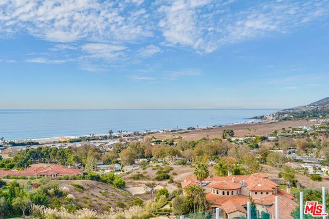 6277 Sea Star Drive, Malibu CA: https://media.crmls.org/mediaz/3a2cf69c-9a19-4bf6-9a34-bafadb9475d0.jpg