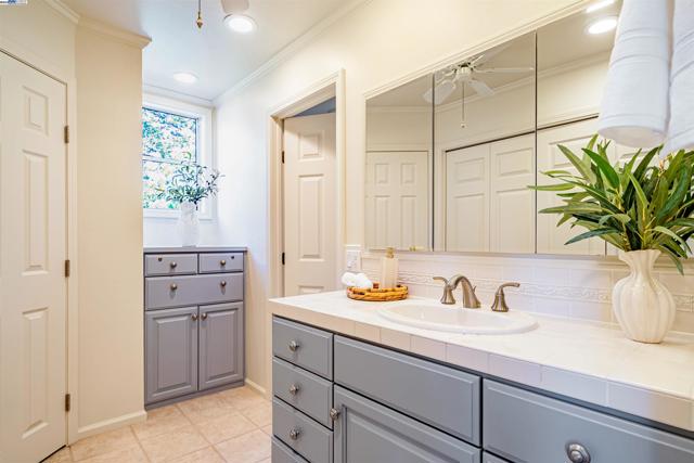 216 Salamanca Ct, San Ramon CA: https://media.crmls.org/mediaz/3a2d0097-2e3d-4794-aafc-7e4c2d1f360e.jpg