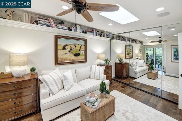 633 Terra California Dr, Walnut Creek CA: https://media.crmls.org/mediaz/3a2e47fb-66d2-495c-a1b9-d18ed61bc540.jpg