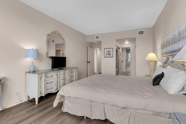 910 Island Drive #112, Rancho Mirage, CA 92270