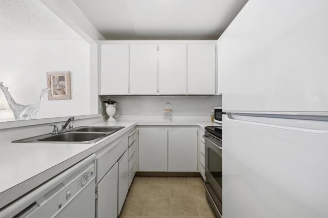 1550 Frontera Way, Millbrae CA: https://media.crmls.org/mediaz/3a303b26-535e-446d-9924-1256961156b3.jpg