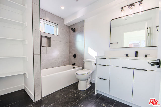 5709 Auckland Avenue, North Hollywood CA: https://media.crmls.org/mediaz/3a309ddf-5050-4caa-840f-051bbf5a3ccc.jpg