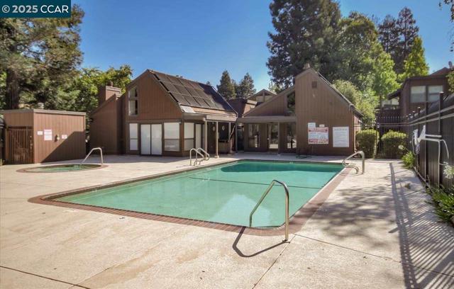 824 Camelback Pl, Pleasant Hill CA: https://media.crmls.org/mediaz/3a30a279-6526-432d-a66b-6559f9626fa5.jpg