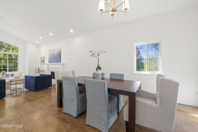 287 Golden Fern Court, Simi Valley CA: https://media.crmls.org/mediaz/3a31543a-153a-44c3-b384-57adb7344d38.jpg