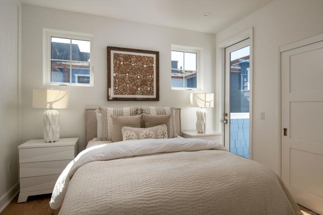 541 Orange Ave, Coronado CA: https://media.crmls.org/mediaz/3a319111-52b8-4391-abfa-f0d2c78ac2c5.jpg