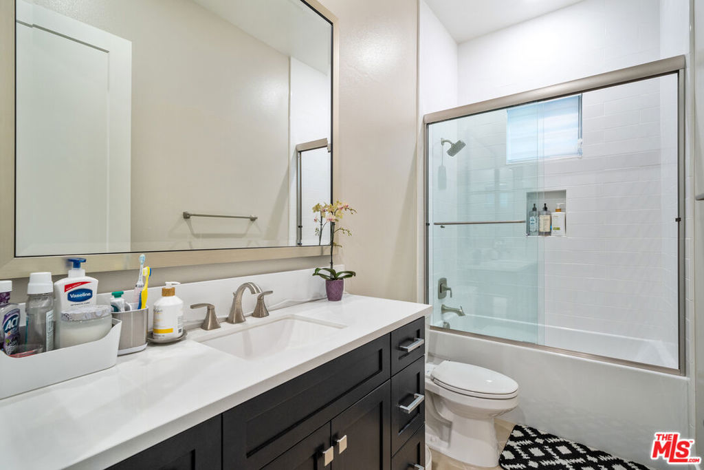 3a3279b3 0e76 4107 Be9e 00e4d3045bdb