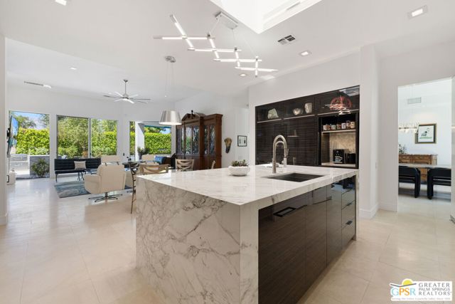 105 Waterford Circle, Rancho Mirage CA: https://media.crmls.org/mediaz/3a32c5f5-1e16-4326-877a-bebb7ec4b041.jpg