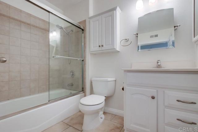 8037 Caminito Mallorca, La Jolla CA: https://media.crmls.org/mediaz/3a32f7fc-29a8-400c-933b-0ee08fd580d3.jpg