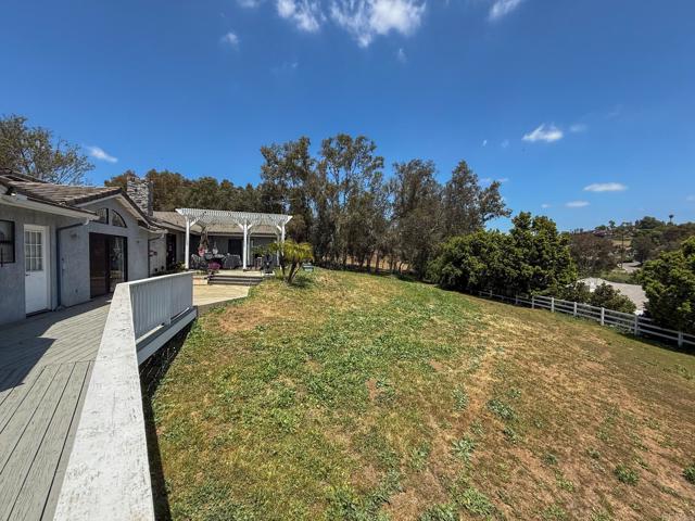 3048 Jason Road, Fallbrook CA: https://media.crmls.org/mediaz/3a3311c9-5e08-4eb5-b85c-b46bc762822f.jpg