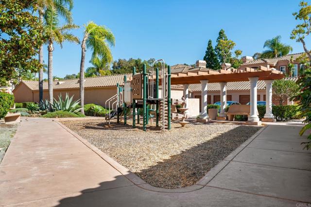 3575 Cameo Drive, Oceanside CA: https://media.crmls.org/mediaz/3a33f3be-c037-4d45-b9ee-dc20e2c0c784.jpg