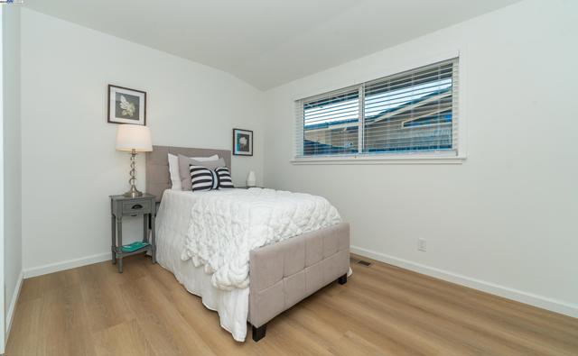 1172 Pine St, Livermore CA: https://media.crmls.org/mediaz/3a34455e-2504-45d1-a90c-c66c061226cb.jpg