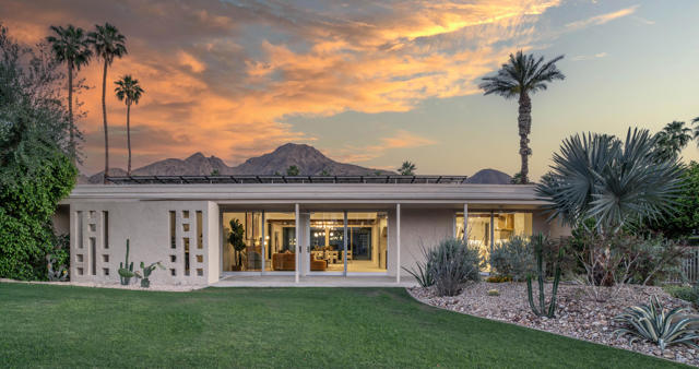 76670 Lark Lane, Indian Wells CA: https://media.crmls.org/mediaz/3a346b00-9059-4756-884d-bf35d0dbb798.jpg