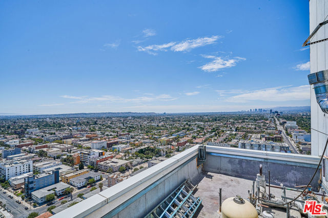 3810 Wilshire Boulevard, Los Angeles CA: https://media.crmls.org/mediaz/3a348a94-3959-4af2-abbc-63428d661023.jpg
