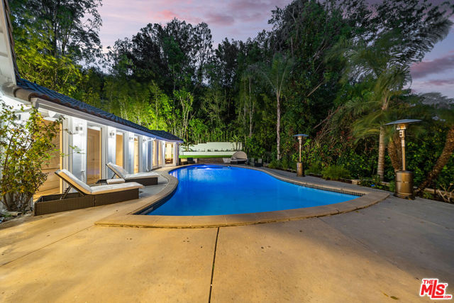 16221 Elisa Place, Encino CA: https://media.crmls.org/mediaz/3a34bd10-267a-4a8d-9ba3-1cf7b8463866.jpg