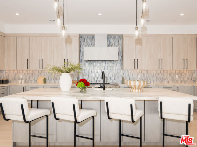 461 Chabela Drive, Manhattan Beach CA: https://media.crmls.org/mediaz/3a34eb62-d180-44b9-9653-53ab9c87e705.jpg