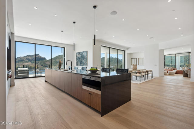 461 Lake Sherwood Drive, Lake Sherwood CA: https://media.crmls.org/mediaz/3a34eb6e-ccd4-47bf-ada8-193ae80d328d.jpg