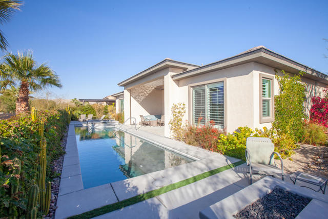 38 Burgundy, Rancho Mirage CA: https://media.crmls.org/mediaz/3a3562b6-7f6b-4353-aae2-613d53b5e7b9.jpg