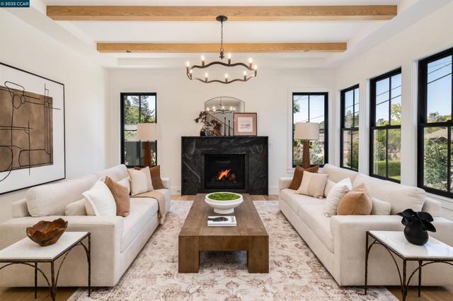 238 Cameo Dr, Danville CA: https://media.crmls.org/mediaz/3a3589ba-09a9-4a87-a198-a0de501d2eec.jpg