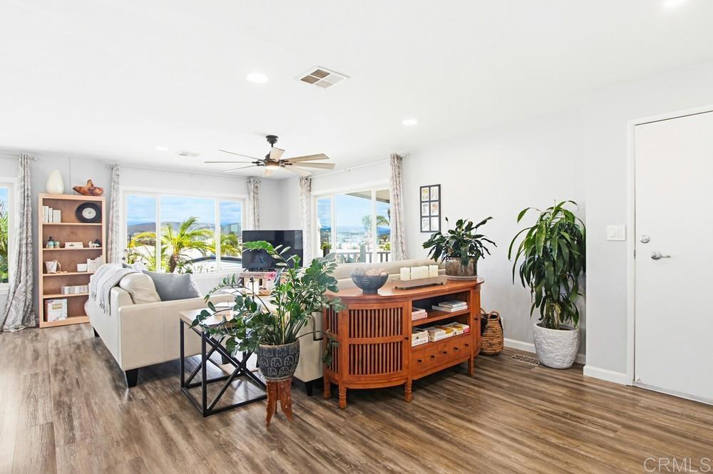 3535 Linda Vista Drive - photo 16