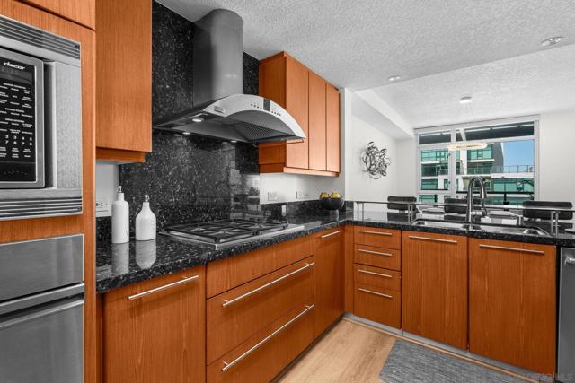 1199 Pacific Hwy, San Diego CA: https://media.crmls.org/mediaz/3a366590-1cd2-4e1b-bbe8-fc35c09d4ee7.jpg