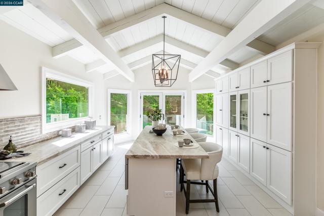 Image 10 of 52 For 1006 Howard Hills Rd