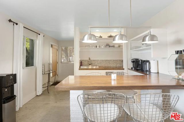 3625 Serra Road, Malibu CA: https://media.crmls.org/mediaz/3a3733a5-bfd4-4cdc-8d3b-871d003c6073.jpg