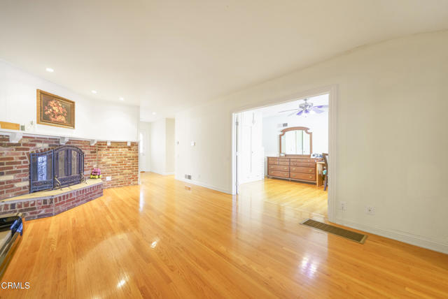 Image 7 of 46 For 4711 Briggs Avenue