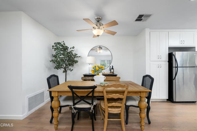 599 Rio Grande Circle, Thousand Oaks CA: https://media.crmls.org/mediaz/3a37cfb7-c4e2-4797-b98a-286c85fa0760.jpg