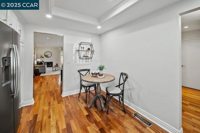 672 Savoy Ct, Walnut Creek CA: https://media.crmls.org/mediaz/3a38507b-ddde-4e20-a27d-a0c2f9c741ed.jpg